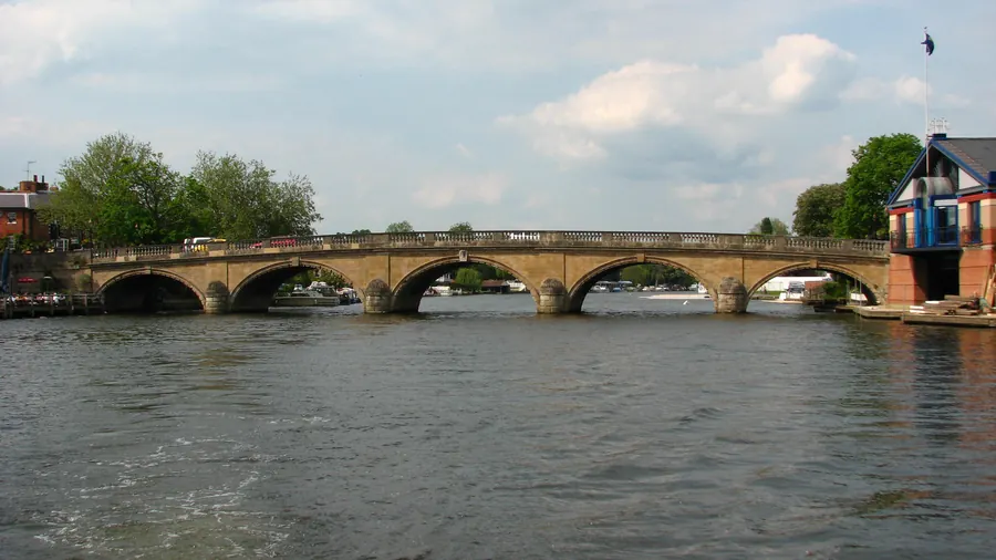 Henley Bridge spans the River Thames beside the town centre.
